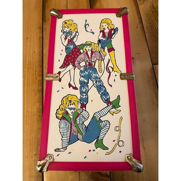 Vintage Jem & The Rockers Wood Doll Storage Case Holder Pink White W/ Handle - Picture 7 of 9